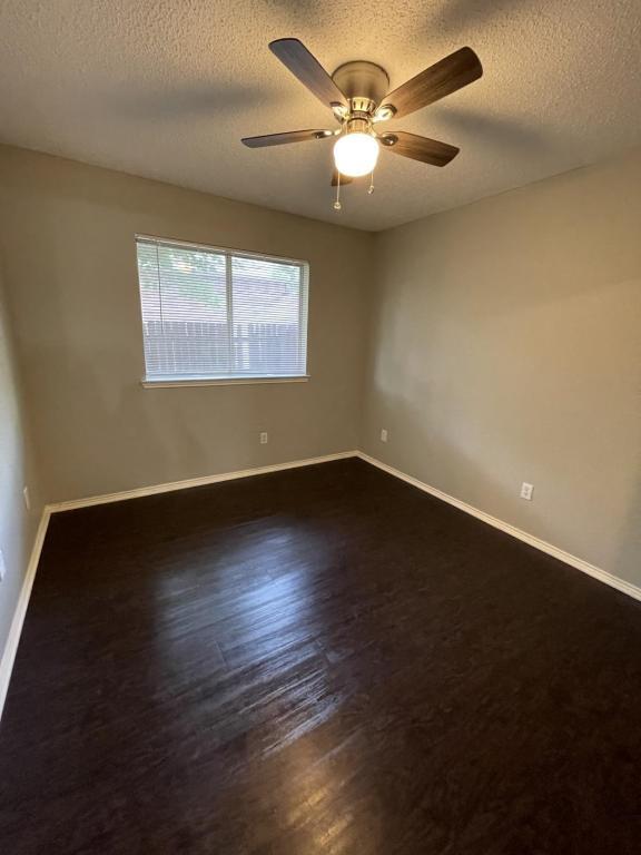 Building Photo - 1507 Parrot Ct