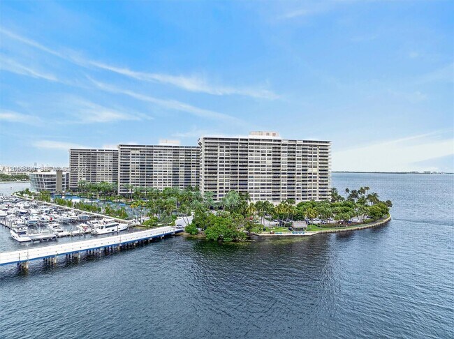 Building Photo - 1 Grove Isle Dr