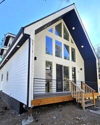 Building Photo - Newer Modern-Style 2 Bed / 2 Bath + Loft