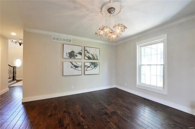 Building Photo - 1306 S Geyer Rd