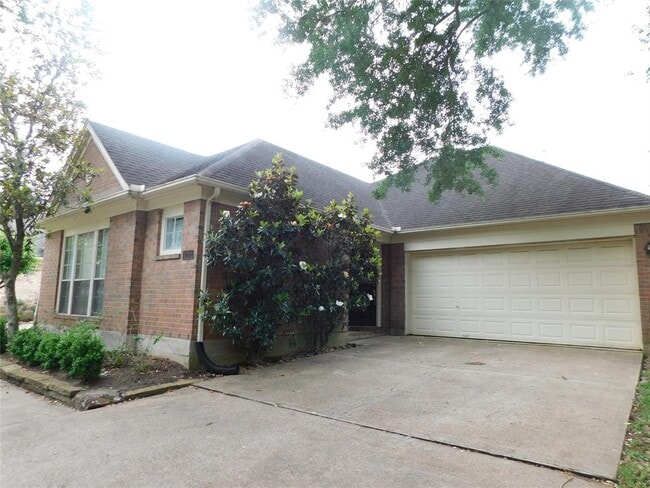 Building Photo - 4211 Creek Hollow Ln