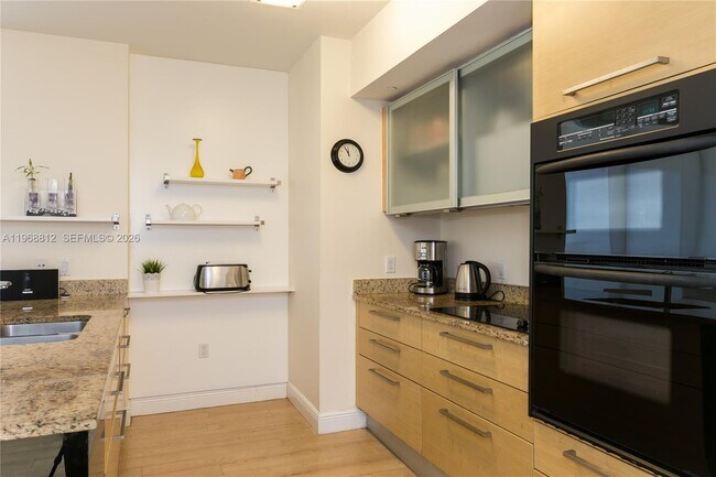 Building Photo - 1830 S Ocean Dr