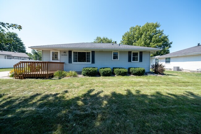 Building Photo - 14865 Damask Ave W
