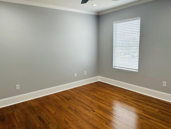 Building Photo - 305 Claybrooke Dr