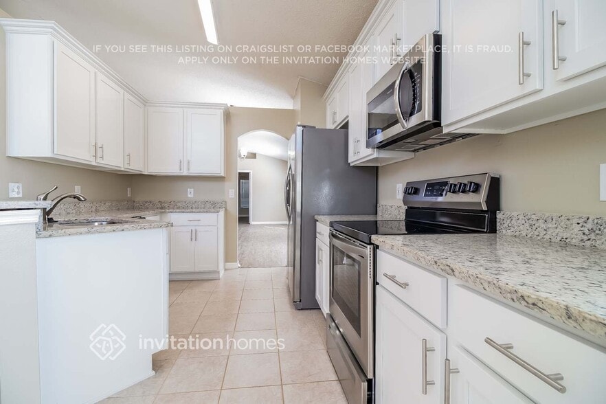 Building Photo - 4000 Shawn Cir