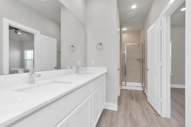Building Photo - 7322 Coconut Bay Dr