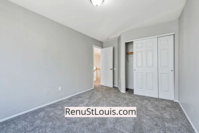 Building Photo - Now Available 3 bedroom 2.5 baths