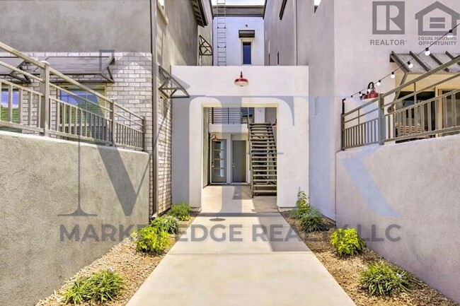 Building Photo - 2Bed/2.5Bath Town House at Kyrene/Chandler...