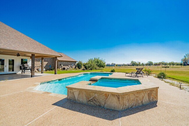 Building Photo - Your Royse City Retreat Awaits!