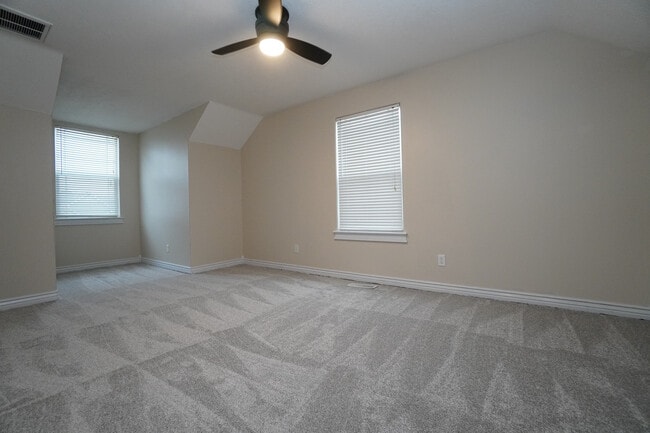 Building Photo - 11565 W Zachery Ave