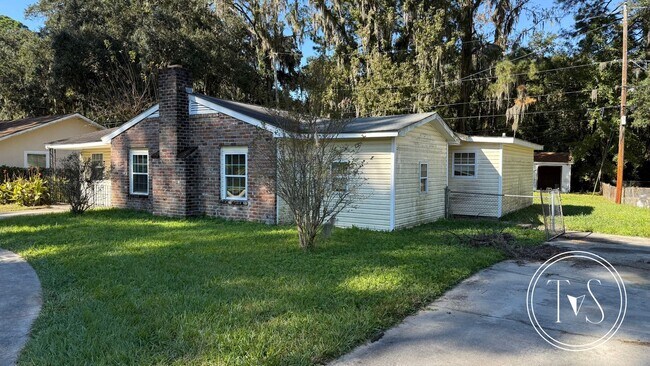 Building Photo - WINTER MOVE-IN SPECIAL: 50% OFF 1st FULL MONTH OF RENT** (**see description for details)