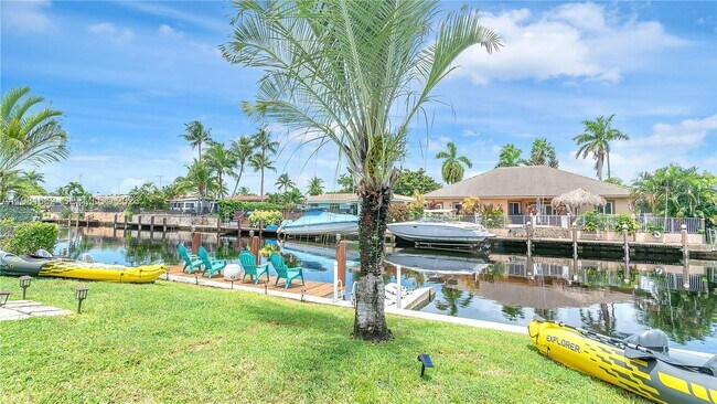 Building Photo - 151 SE 9th Ct