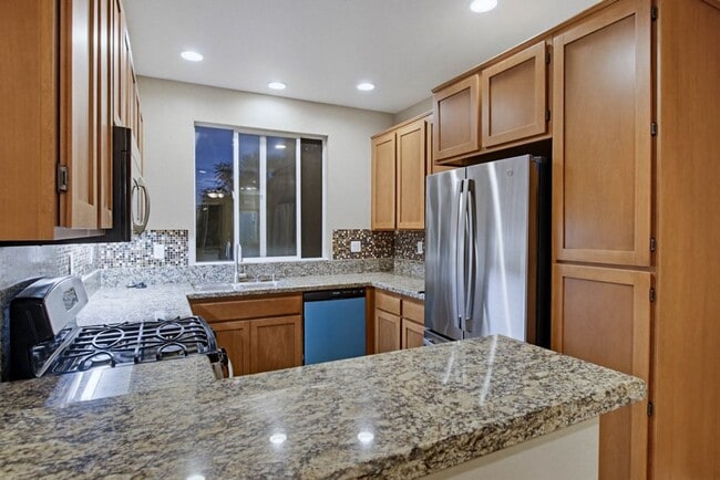 Building Photo - 2 Bedroom Townhome with Bonus Office in San Marcos