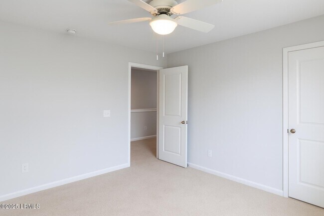 Building Photo - 15 Chauga St