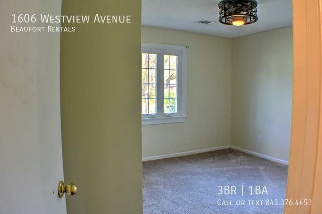 Building Photo - 1606 Westview Ave