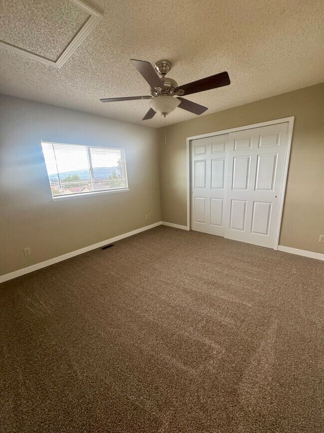 Building Photo - 3 bedroom home in Wagon Trails with commun...