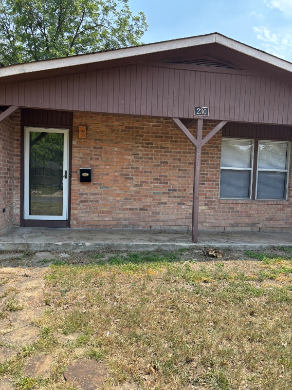 Building Photo - 230 Schmeltzer Ln