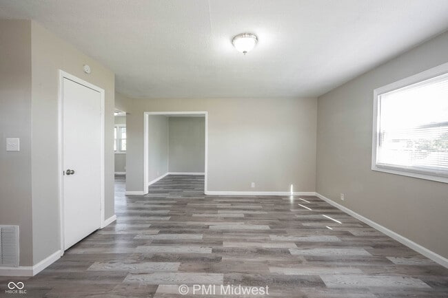 Building Photo - 6276 Eastgate Ave