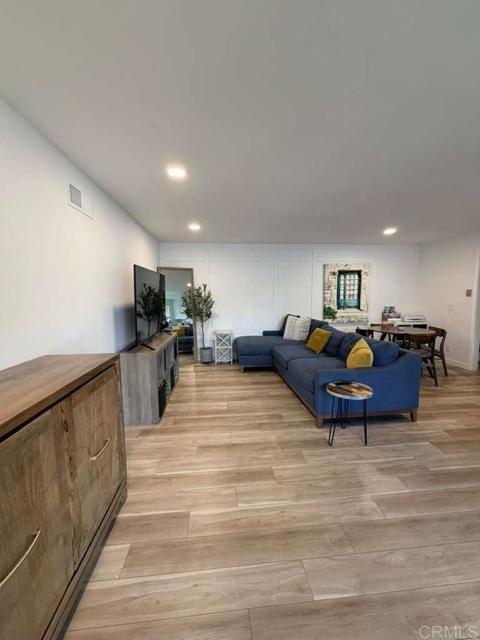 Building Photo - 2144 Bluehaven Ct