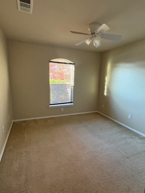 Building Photo - 307 Aries Dr