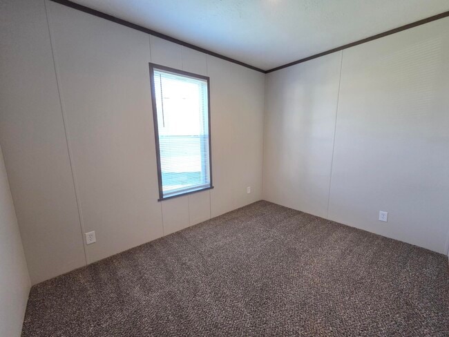 Building Photo - 299 Tamarack