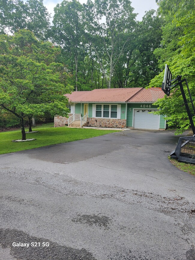 Building Photo - 4046 Sioux Rd