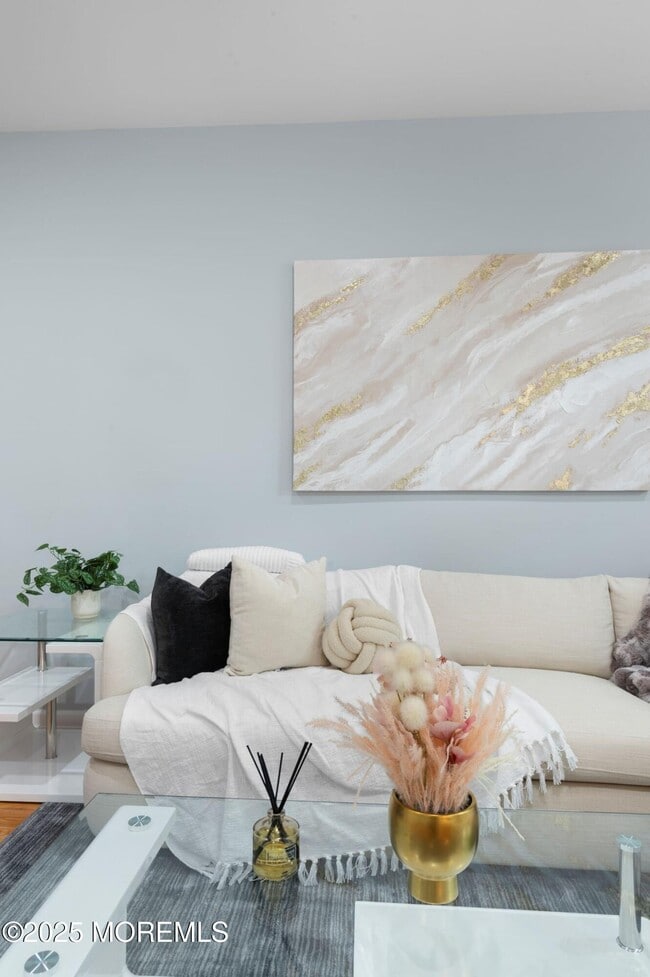 Building Photo - A162 Main St