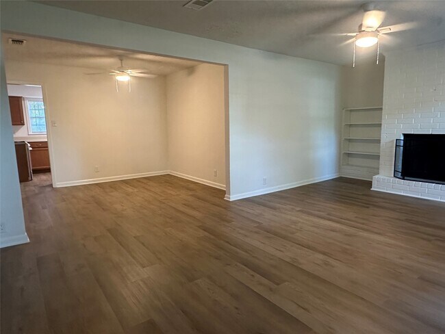 Building Photo - 219 Glencroft Ct