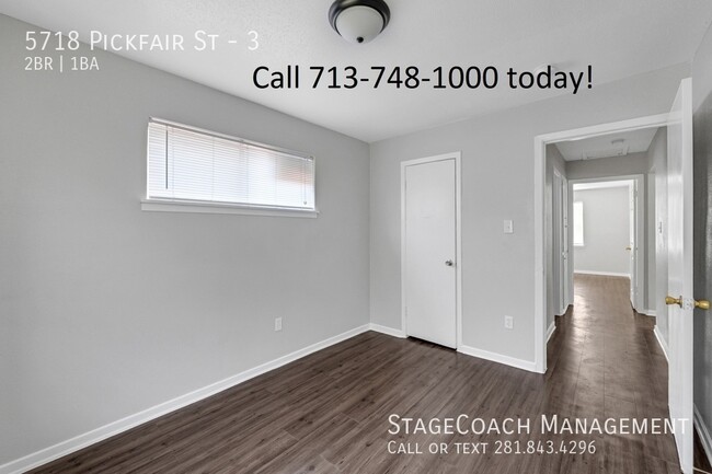 Building Photo - Newly Remodeled Two Bedroom Apartment! REN...