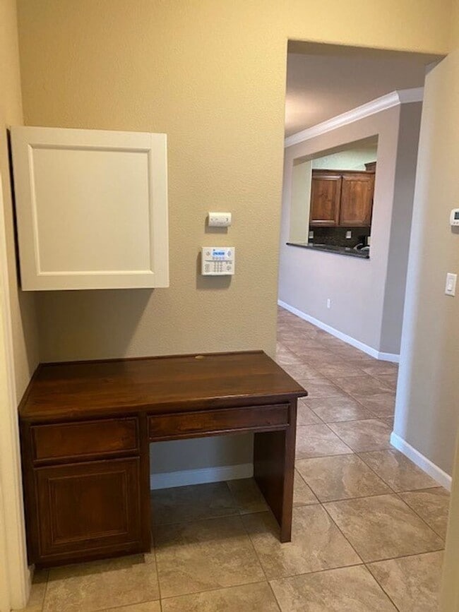 Building Photo - Home in Crocker Ranch gated community.