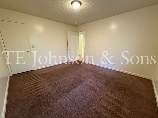 Building Photo - All-Inclusive Living in a Prime Winston-Sa...