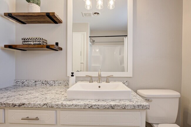 Building Photo - 1332 Kansas St