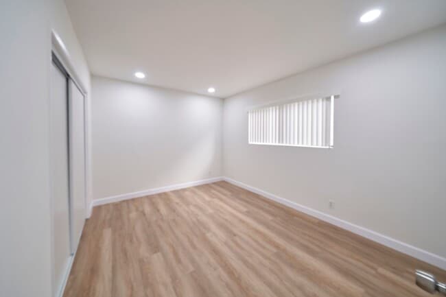 Building Photo - 20445 Saticoy St