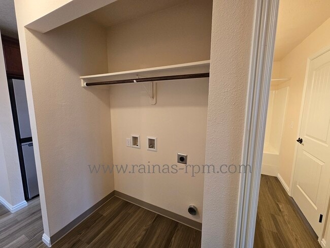 Building Photo - 3507 N Maple Grove Rd