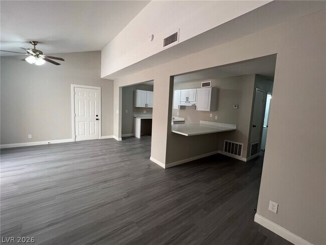 Building Photo - 5237 Garden Ln
