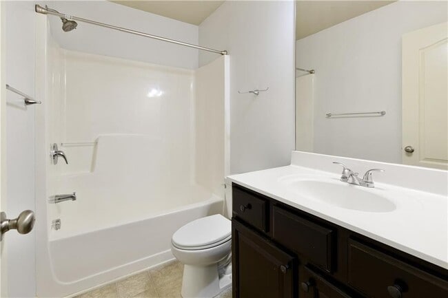 Building Photo - 2249 Knoxhill View