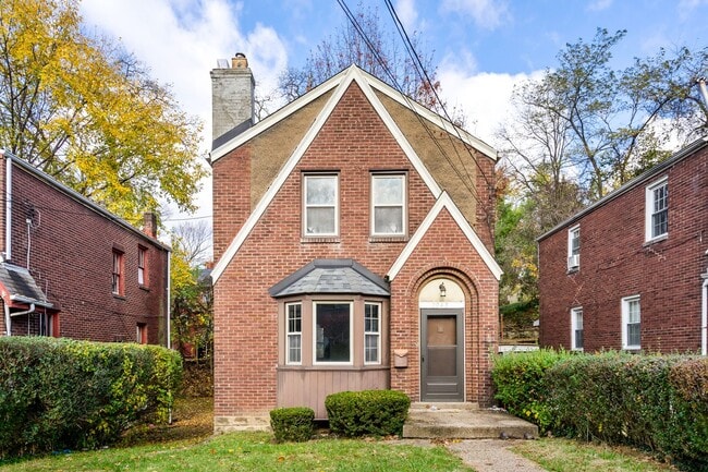 Primary Photo - Cozy 3 bedroom in Wilkinsburg - AVAILABLE ...