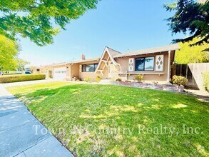 Building Photo - Charming 3-Bedroom Home with Modern Update...