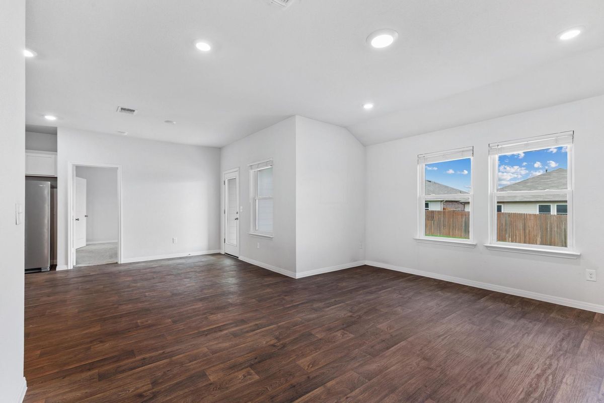 Building Photo - 21020 Price Daniel Dr