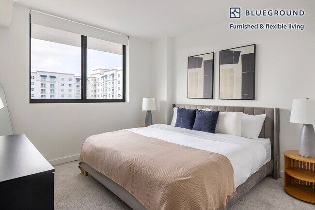 Building Photo - 1501 SW 37th Ave