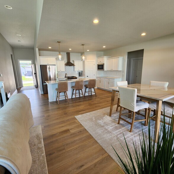 Building Photo - 895 Harrington Way