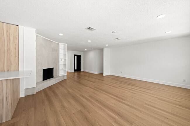 Building Photo - 7631 Westwind Ln