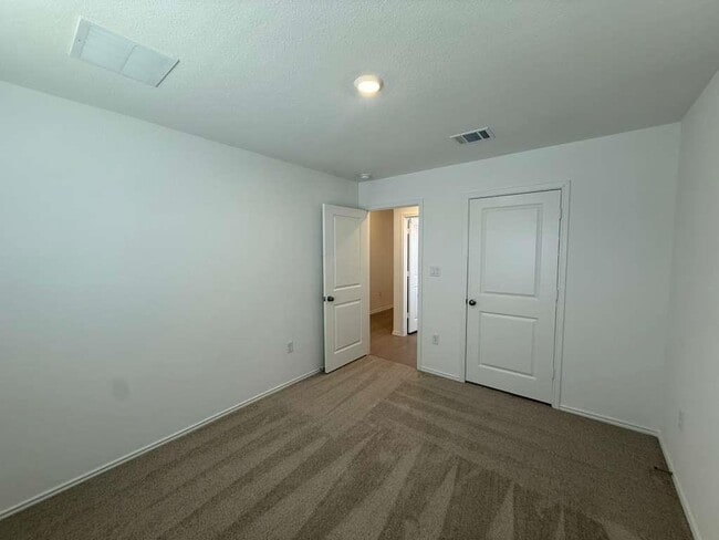 Building Photo - 223 Camargue Dr