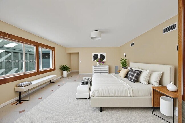 Building Photo - 6630 SW 102nd St