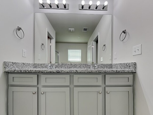 Building Photo - 1087 Benfield Ridge