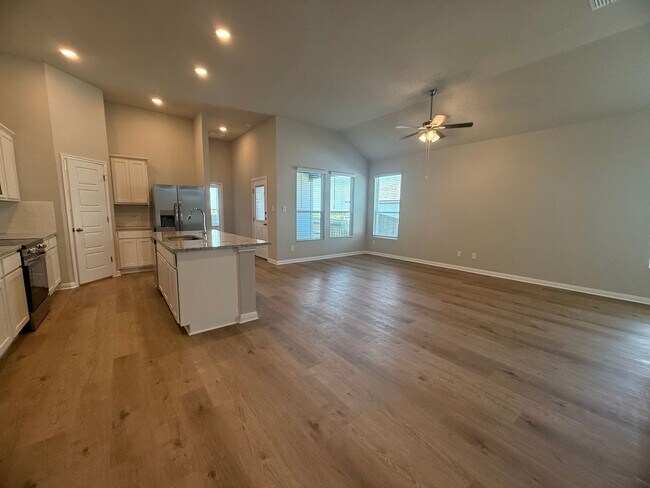 Building Photo - Come and See for Yourself Why Emma Park is...