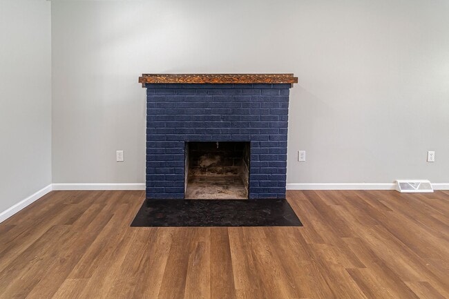 Building Photo - 181 SE State Rte 13