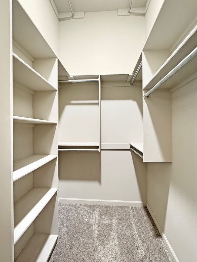 Building Photo - Stunning New Construction in Broken Arrow!