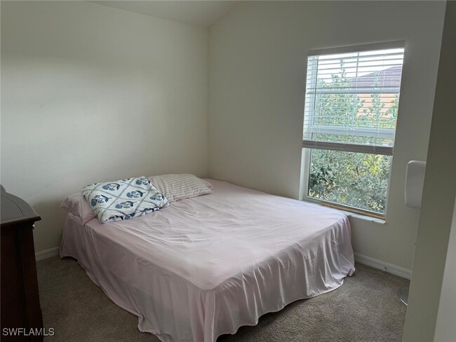 Building Photo - 2515 SW 2nd Terrace