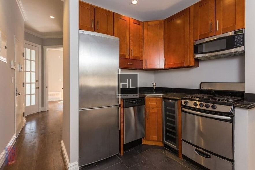 Building Photo - First Avenue